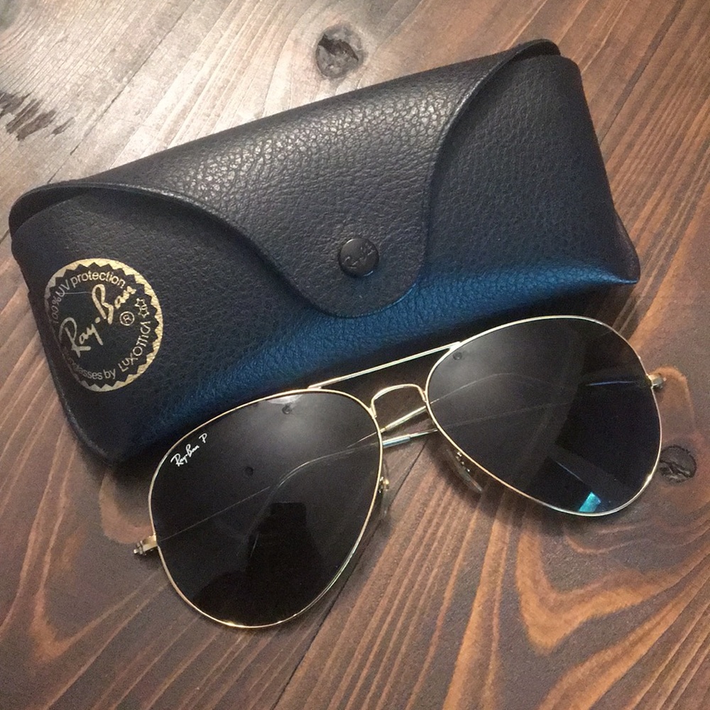 Classic, Large Gold, Polarized Ray-Ban Aviator